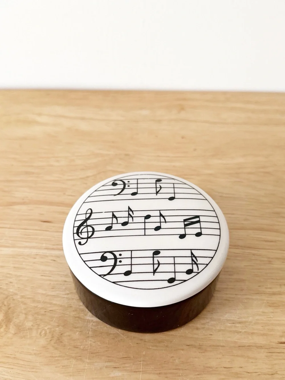 Vintage Russ Berrie Ceramic Music Notes Sheet Music Trinket Box Jewelry Dish